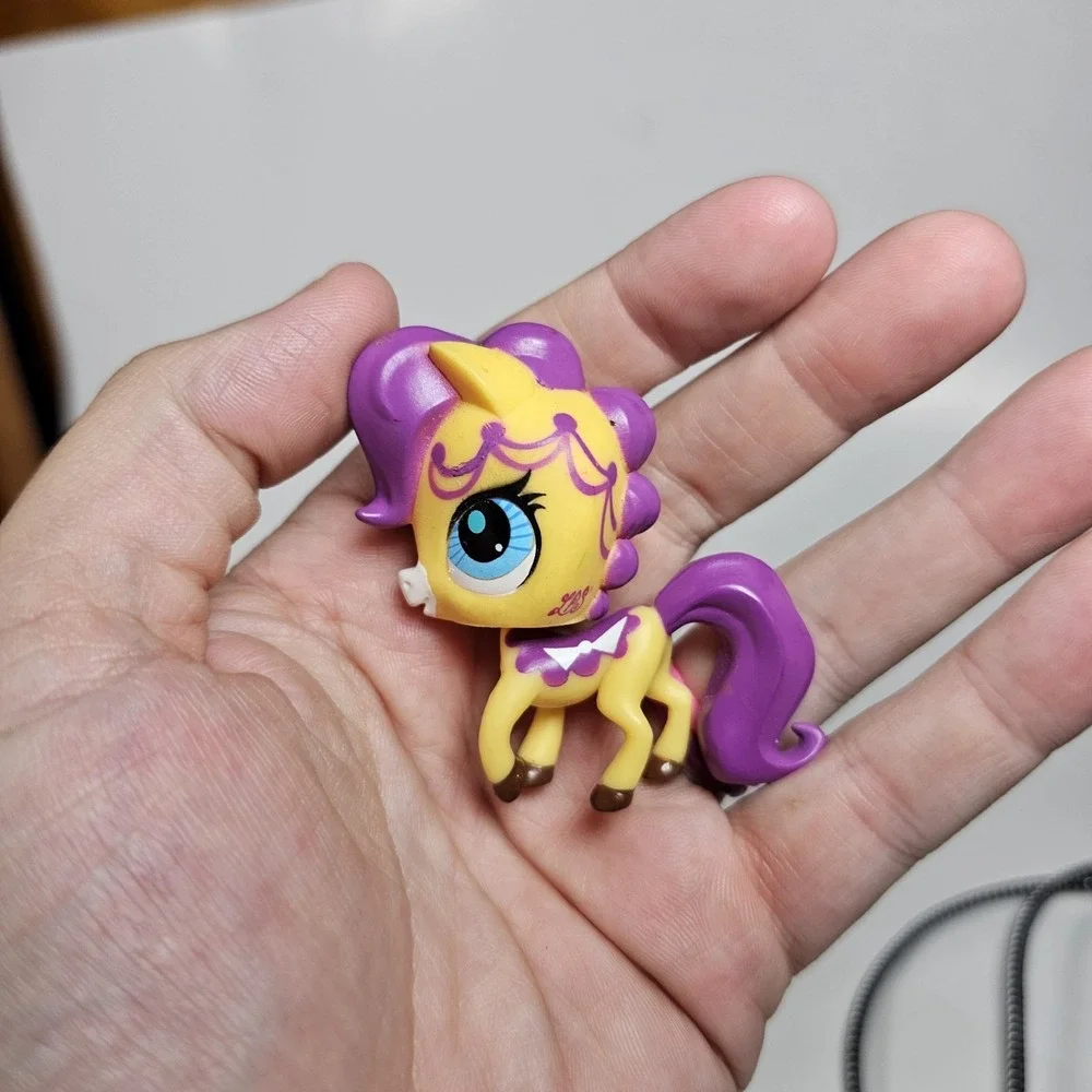 LITTLEST PET SHOP LPS SWEET DELIGHT PONY HORSE YELLOW/PURPLE BLUE EYES #3027